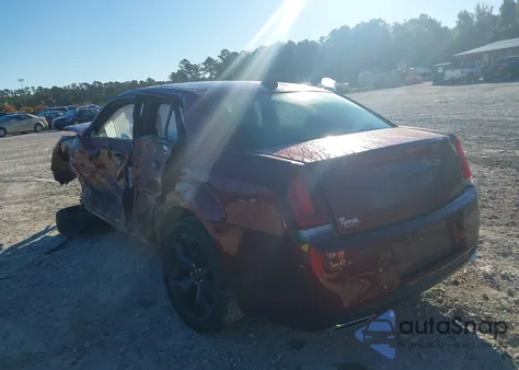 2022 Chrysler 300 Touring z USA, uszkodzony, nr VIN 2C3CCAAG5NH134189